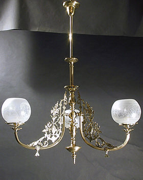 Superb Very Large Scale Aesthetic 3-Light Gas Chandelier